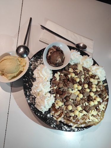 Comentarii opinii despre יוברי גלידריה / יו - מסעדה חלבית