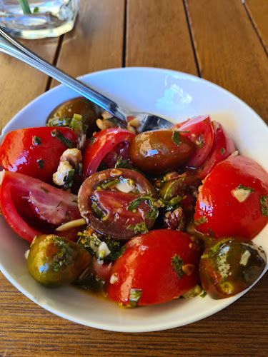 פארוק בשוק - Faruk Bashuk - הסעדה