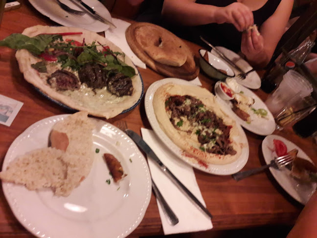 אוליב קורנר - הסעדה