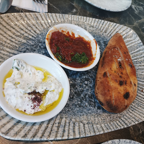 דוניס דגים ויין