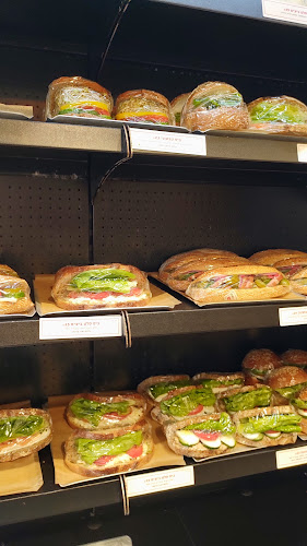 מאפיית לחמים - אבן גבירול