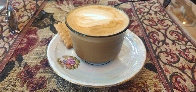 ‎Cafe Ivri‎ - הסעדה