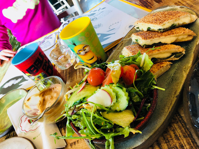 קפה גן סיפור