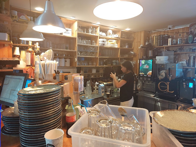 קפה מוניטין - הסעדה