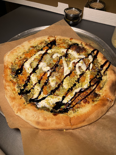 פיצה קרנבלה pizza carnevale - חולון