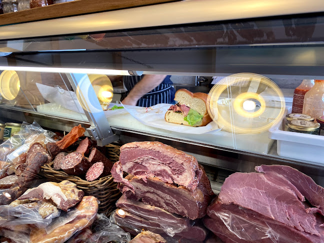 מעדניית לבקוביץ'