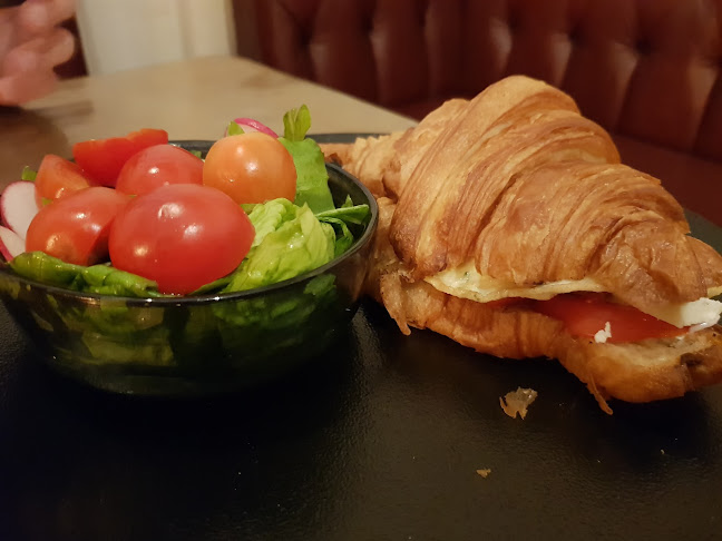 נוקטורנו - הסעדה