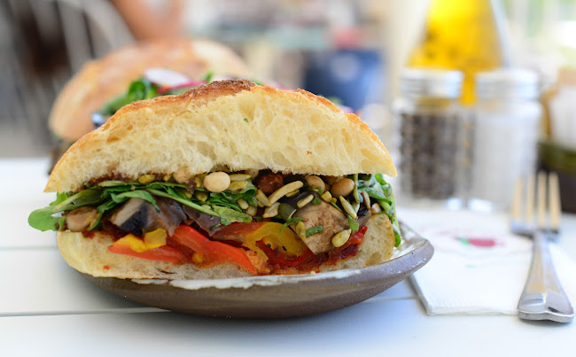 קפה גן סיפור ירושלים