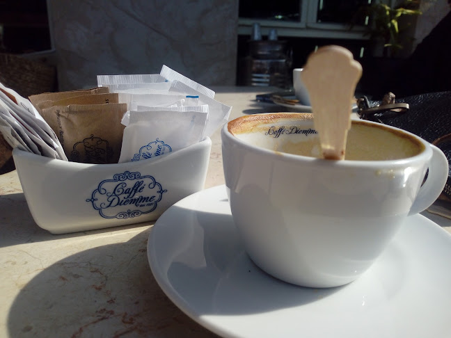 דלאל הקונדיטוריה - הסעדה