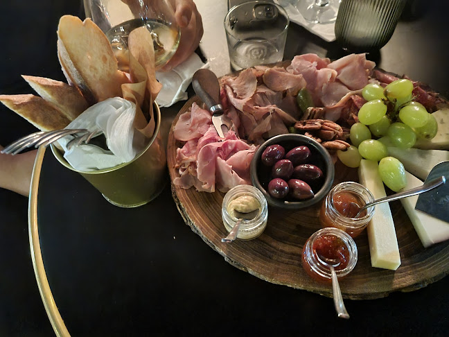 ג'וני בר יין Jony wine bar - הרצליה