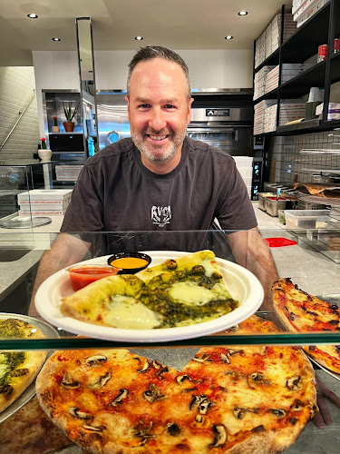 פיצה בדש - תל אביב-יפו