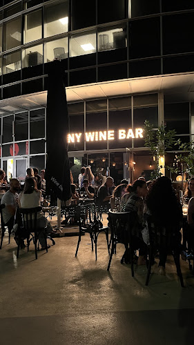 ג'וני בר יין Jony wine bar - הסעדה