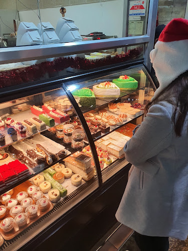 אבו ג'אנם - הסעדה