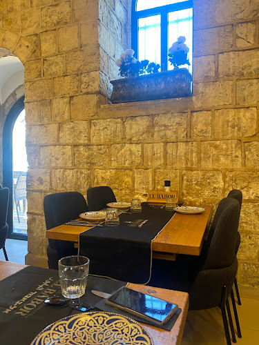 אל באבור - הסעדה