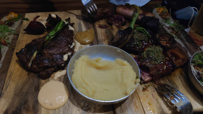 דן שכטמן 10, חדרה