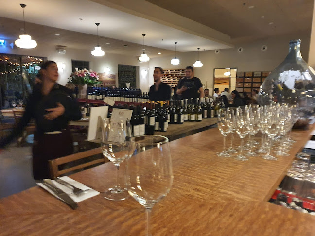 מסעדת כרמים, מושב סגולה - הסעדה