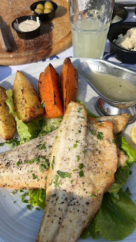 יאמוס - הסעדה