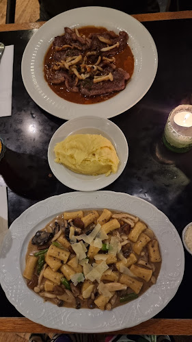 טאטי ביסטרו - הסעדה