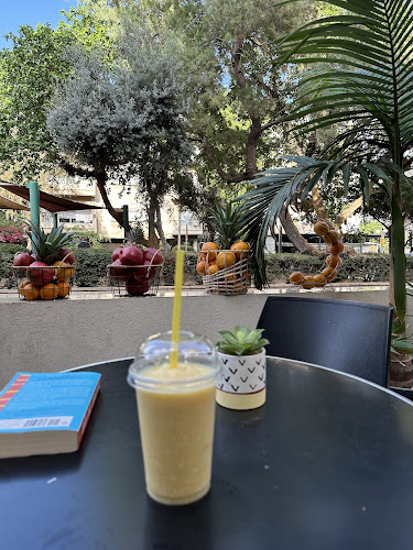 ויטמינה בר מיצים ושייקים טבעיים - תל אביב-יפו