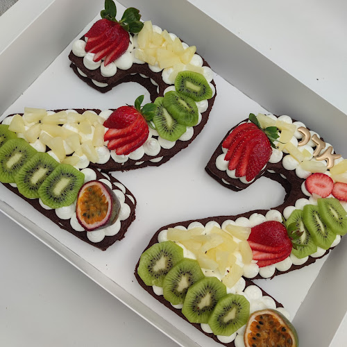 Revital Sweet, רויטל סוויטס - הסעדה