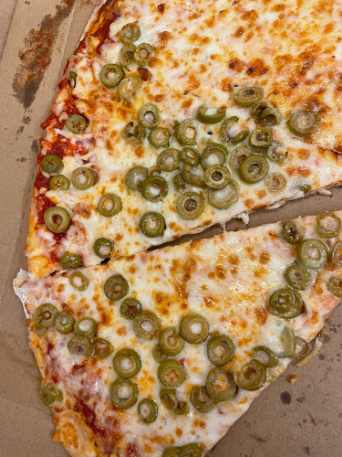 פאפא ג'ינוס פיצה - הסעדה