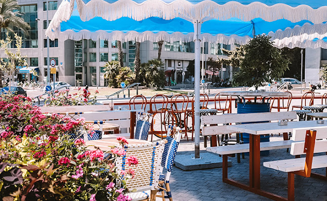 ארומה אספרסו בר Aroma Espresso Bar - הסעדה