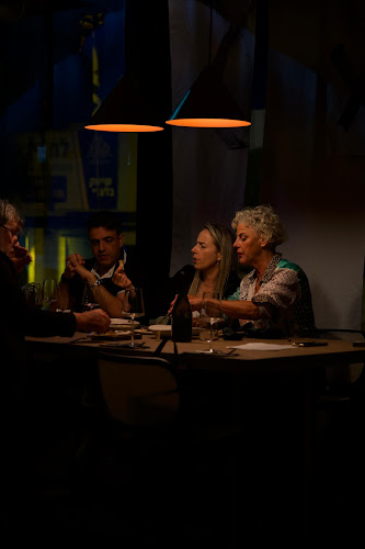 Comentarii opinii despre AZIA 19