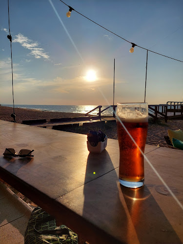 הום ביץ - הסעדה