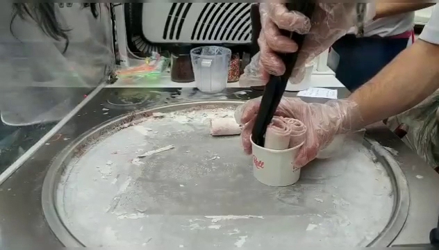 Walk&Roll גלידה תאילנדית לאירועים