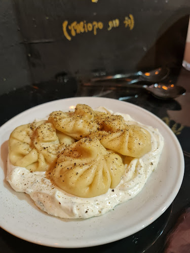 חצ׳אפורי האחיות- פולקלור בצלחת - הסעדה