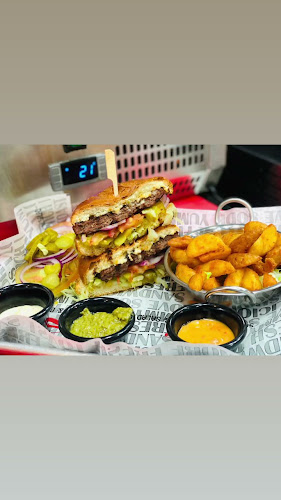 Sodok sandwich burger & salad