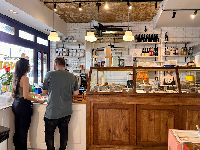 NOLA American Bakery - הסעדה