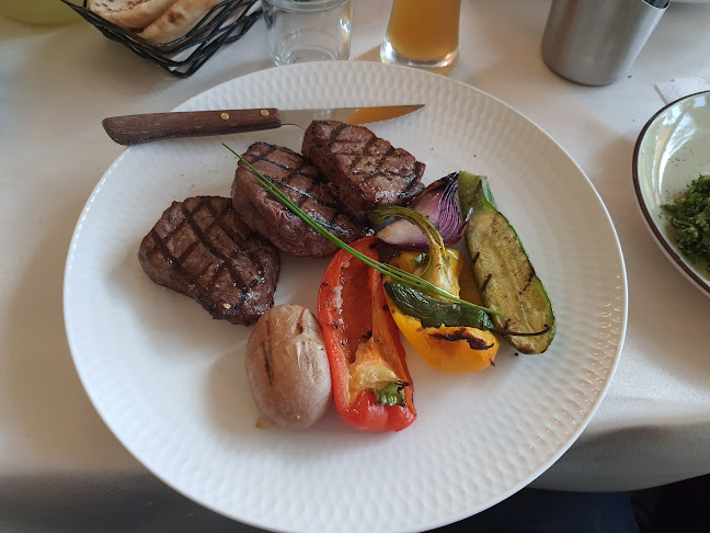 קונטואר - הסעדה