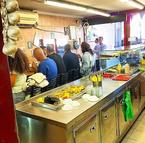 פלאפל בן חור