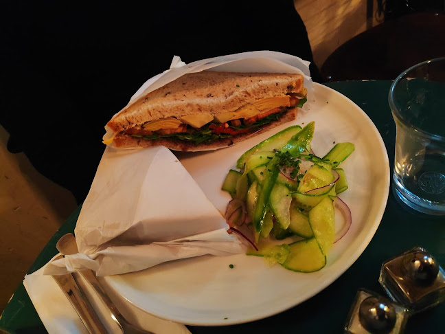 Cafe Bastet - הסעדה