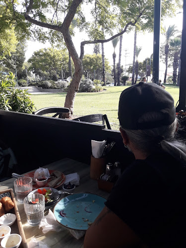 קפה לוגאנו - הסעדה