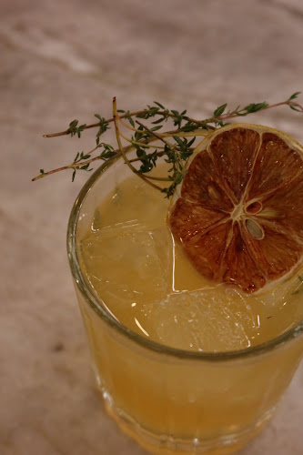 בר קוקטיילים | מיה וואלאס | בר בפתח תקווה | Mia Wallace