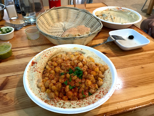 חומוס אליהו קניון חולון