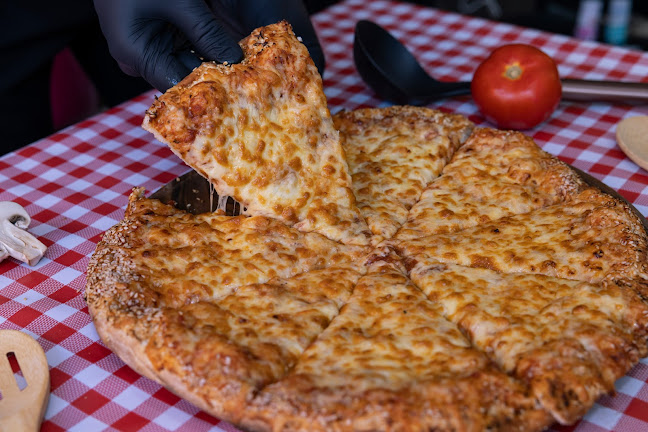 אמן הפיצה - הסעדה