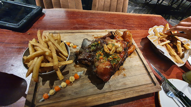 רובן נתניה חוף סירונית - הסעדה