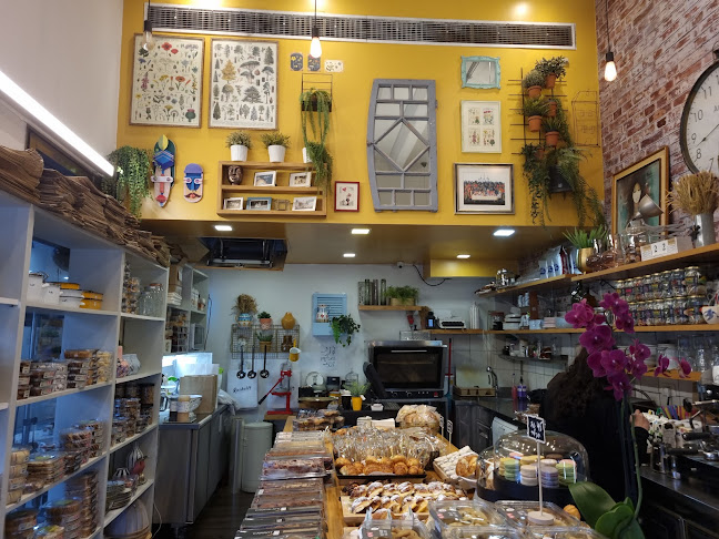 רחליז Rachely's - בית קפה ומאפה גני תקווה - גני תקווה