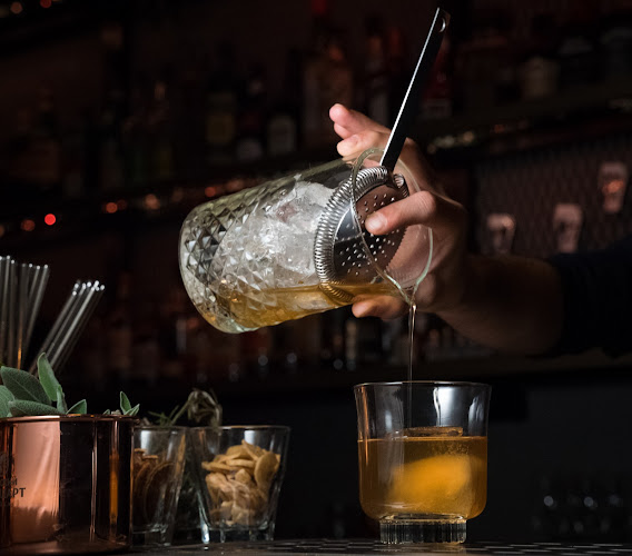 Tyler cocktail bar - טיילר בר קוקטיילים - הסעדה