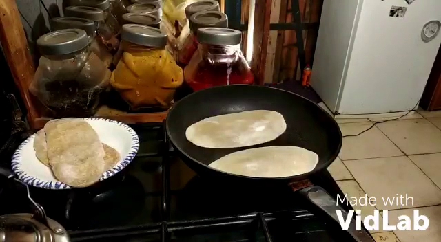 צ'אנדרה. אמיר אהרון