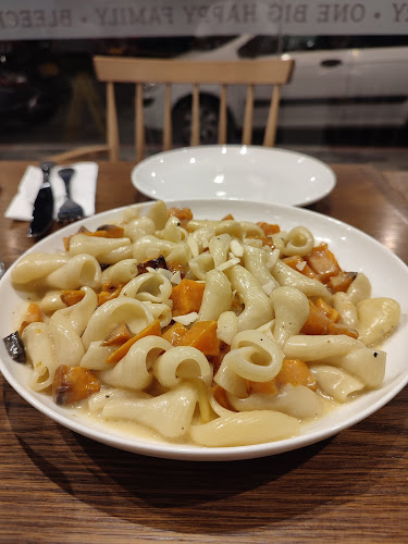 בליקר בייקרי קריית גת - הסעדה