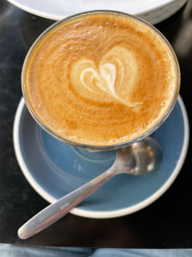 Comentarii opinii despre Tony and Esther