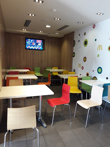 Opinii despre מקדונלד'ס - רמת אביב גימל în תל אביב-יפו - הסעדה