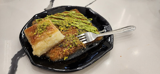 ממתקי בני אבו אלסעיד אלמוכתאר - הסעדה