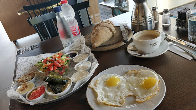 בליקר בייקרי קריית גת - הסעדה