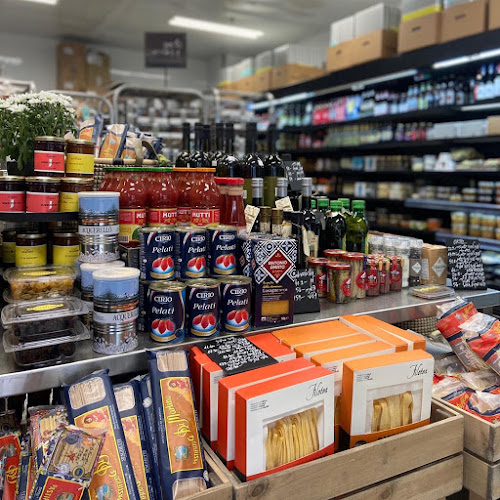 Comentarii opinii despre דליקטסן פנורמה (חנות המפעל) - Delicatessen