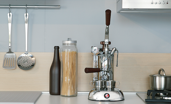 קדמה קפה - הסעדה